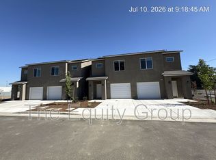 735 S Pinkham #105, Visalia, CA 93277