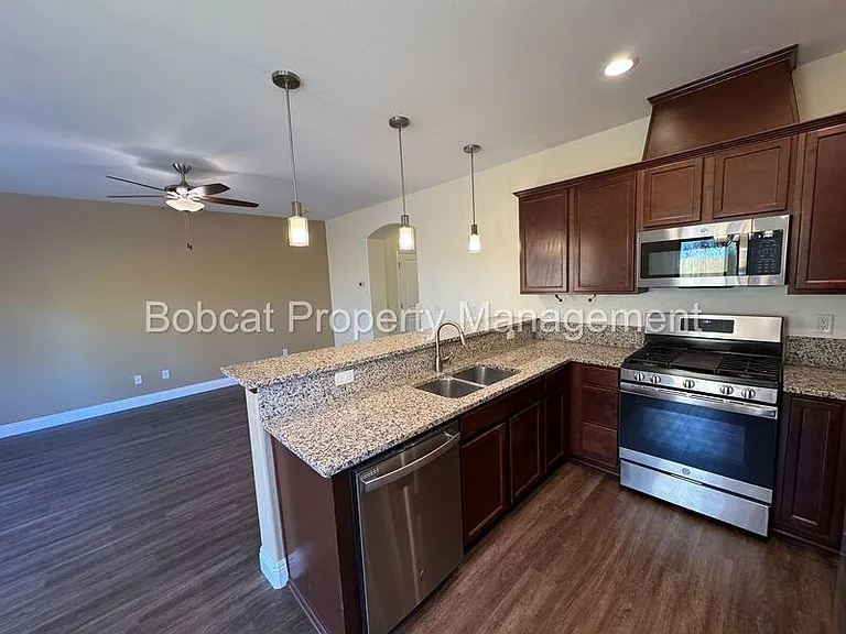 1226 Saltern Dr — Photo 7