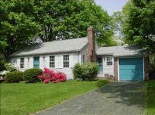 68 Oak Hill Dr, Cranston, RI 02920