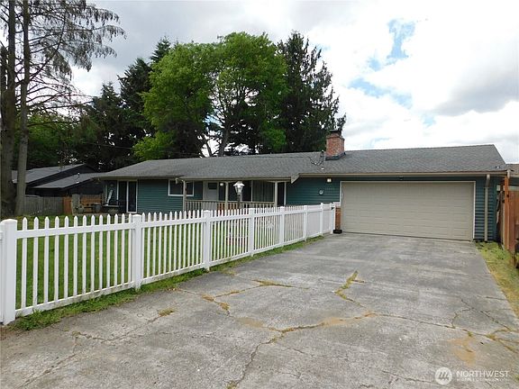 3rd image of 13408 103rd Avenue E