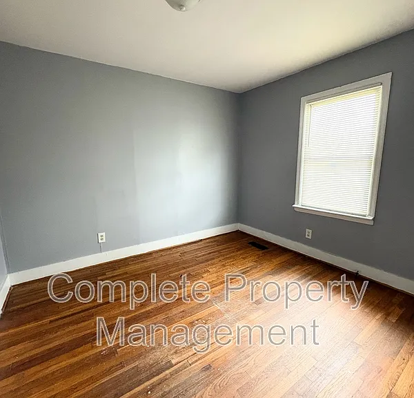 5219 Court G — Photo 5