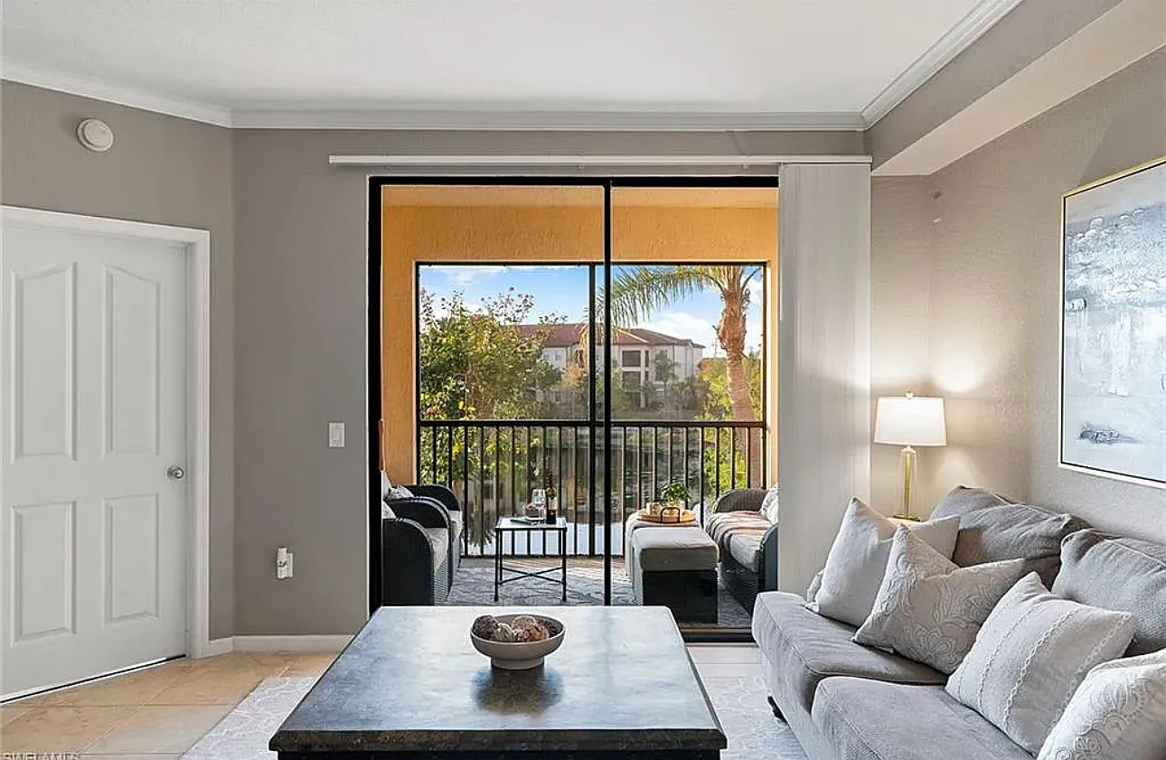 2 bed, 1067 sqft, $3,900 — Photo 3