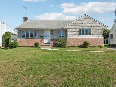 17 Whitman Avenue, Syosset, NY, 11791