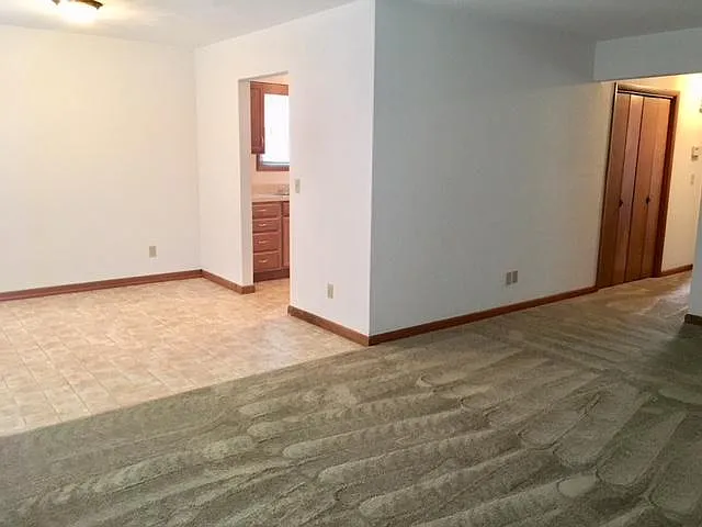 520 Circle Pine Dr — Photo 3