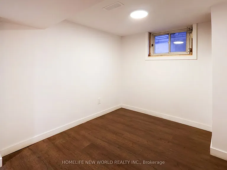 32 Pendeen Ave — Photo 19