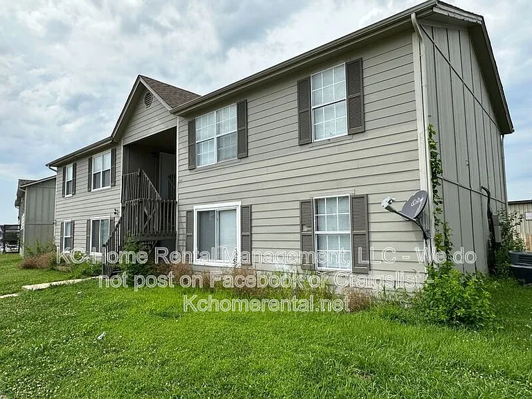 838 Saddlewood St #B — Photo 2