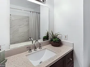 4227 University Dr — Photo 10