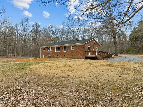 4th image of 1439 White Dr