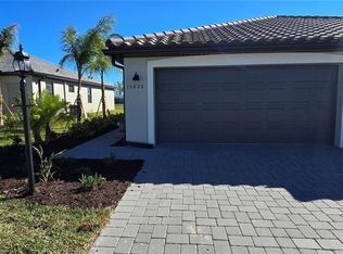 15826 Sunny Day Dr, Bradenton, FL 34211