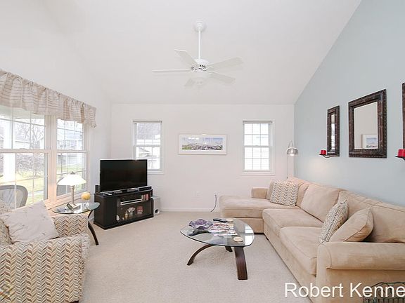 5th image of 1388 Highland Hill Dr SE
