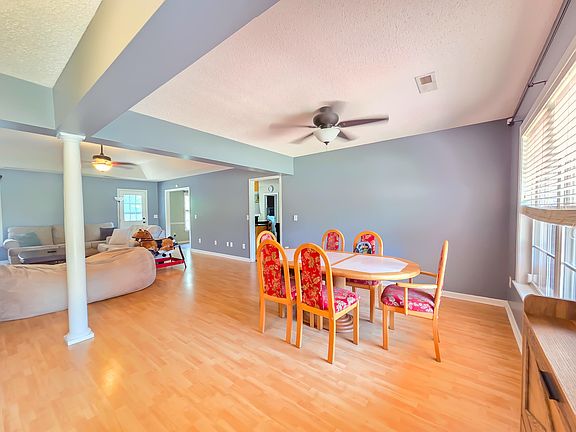 3rd image of 1460 Malone Dr