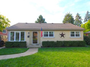 49 Cranbrook Dr, Des Plaines, IL 60016