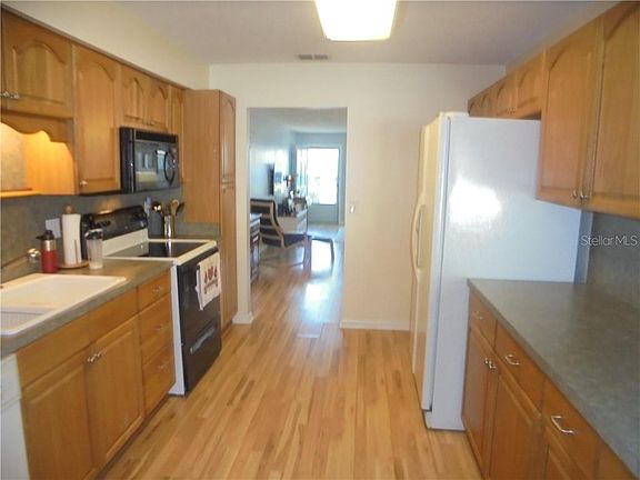 5th image of 11200 102nd Ave Unit 40