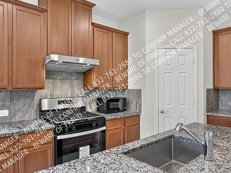 395 Boroughbridge Dr — Photo 11