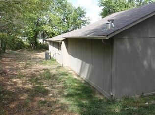 210 S Minter Rd, Grain Valley, MO 64029