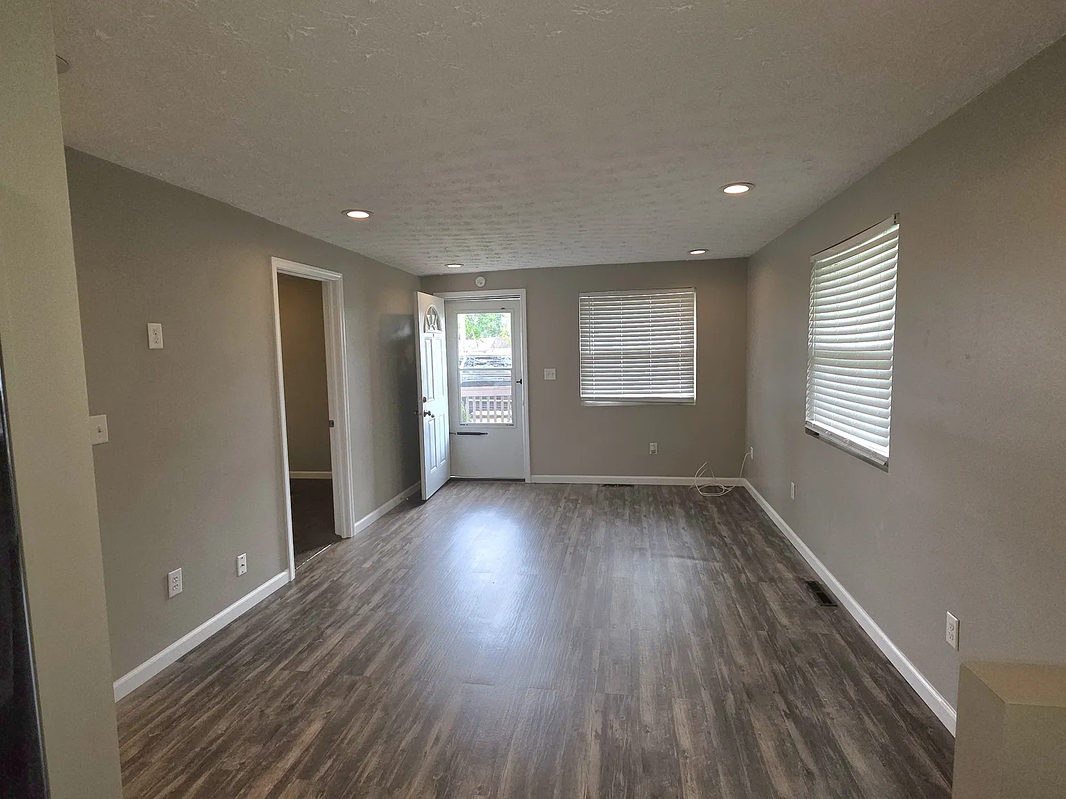 3 bed, 780 sqft, $1,050 — Photo 4