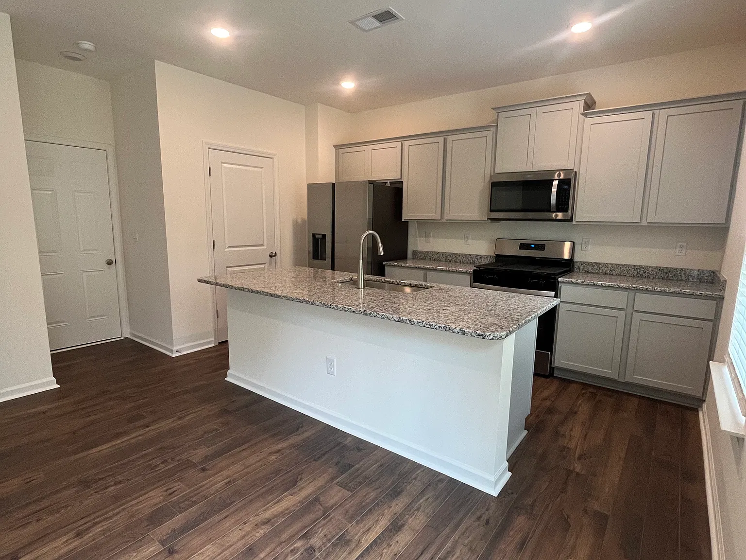 12380 Manhattan Ln — Photo 4