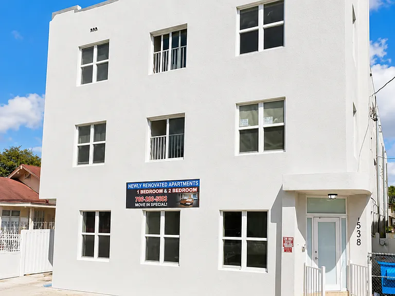 1051 NW 2nd St #16 — Photo 1