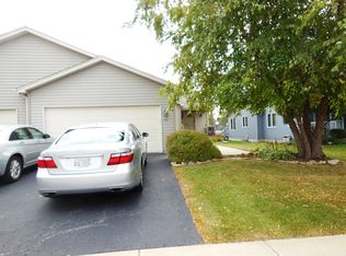 29 S Juniper Dr, North Aurora, IL 60542