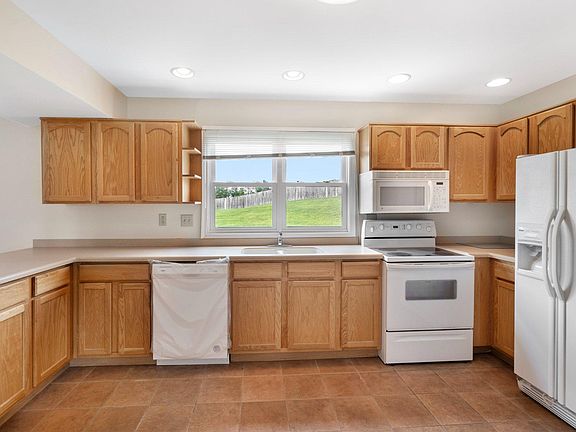 4th image of 665 Brown Rd
