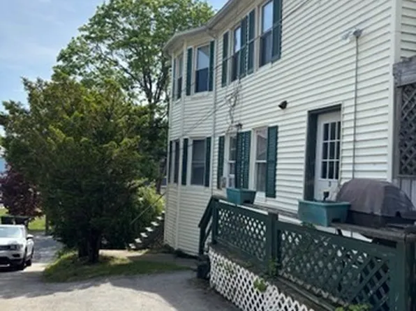 14 1st Ave, Dudley, MA 01571