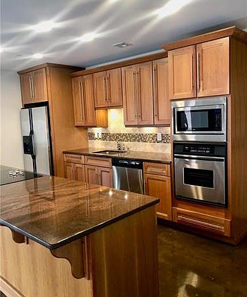 4th image of 21 W 10th St APT 14D