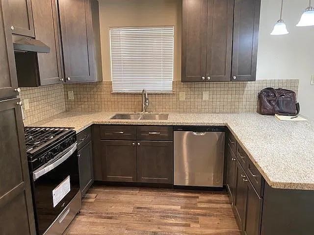 3 bed, 1.5 bath, 1164 sqft, $1,525 — Photo 4