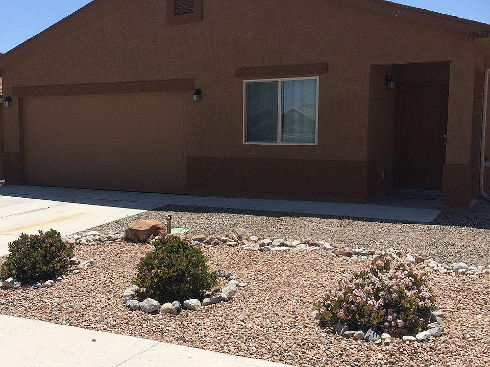 Landscape Front Yard w/ Low Maintenance Shrubs