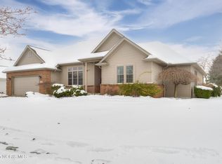 720 Parkside Dr, Wauseon, OH 43567