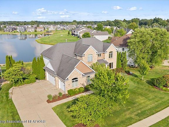 3rd image of 12935 Paradise Dr