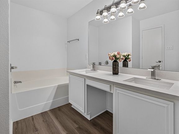 5th image of 2412 Concina Way
