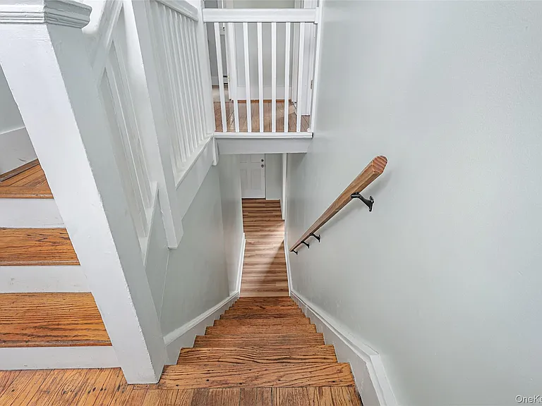 492 Liberty St — Photo 37