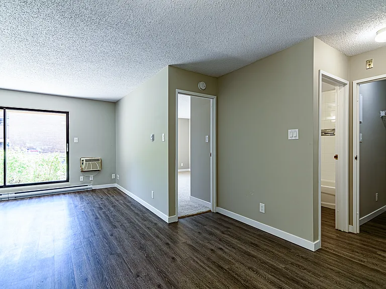 141 Strauss Dr — Photo 7