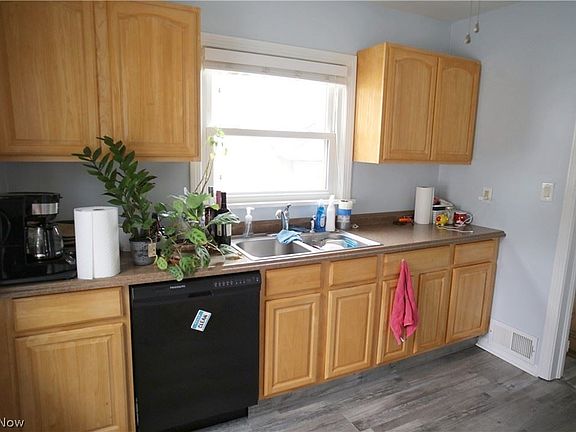 5th image of 12101 Willard Ave