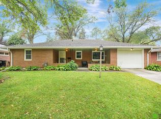 2761 S 39th St, Lincoln, NE 68506
