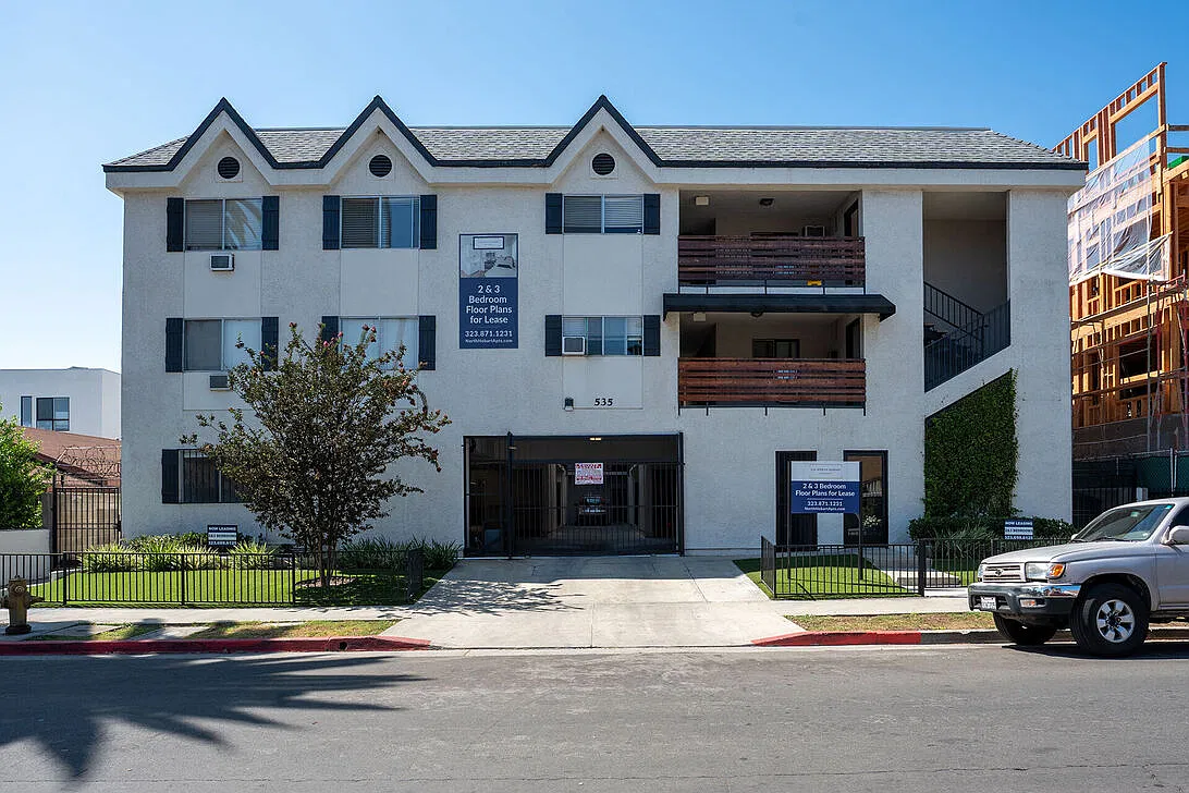 2 bed, 1.5 bath, 1000 sqft, $2,654 — Photo 1