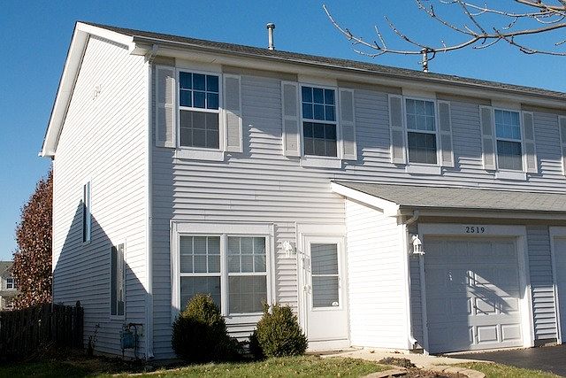1st image of 2519 Stonybrook Dr