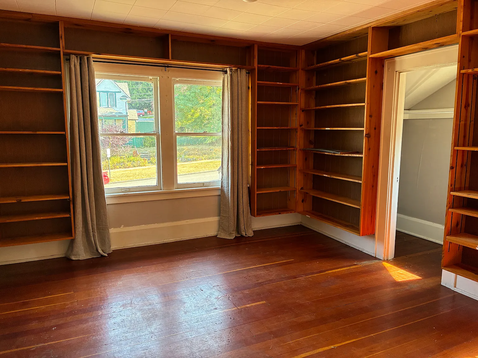 3 bed, 1165 sqft, $3,100 — Photo 4