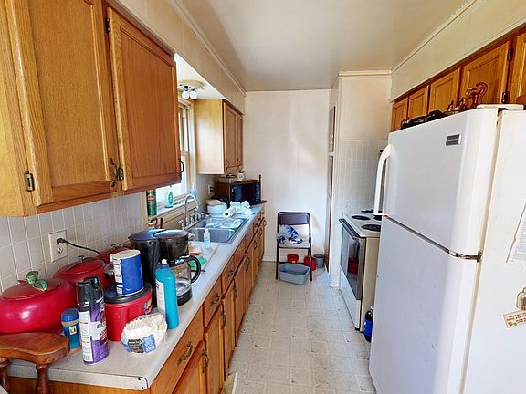 3rd image of 938 City View Dr