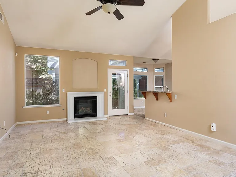 1120 E Sawgrass Ave — Photo 6