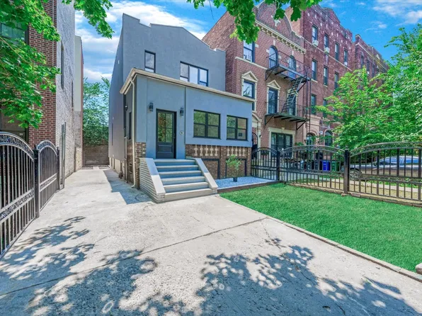 1324 Eastern Parkway image 3 of 37