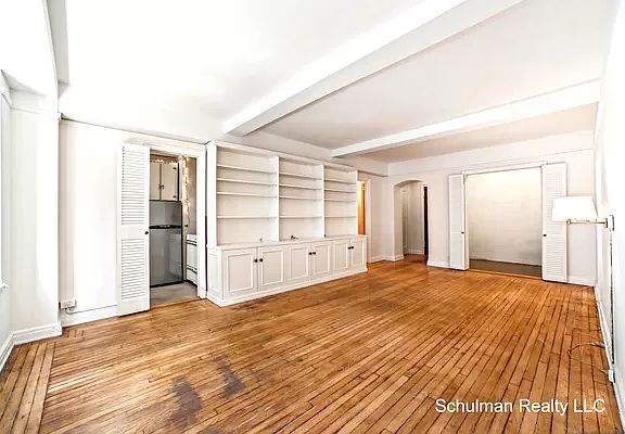 4th image of 333 W 56th St APT 6G