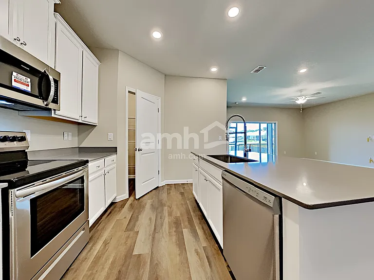 245 Edge Park Trl — Photo 3