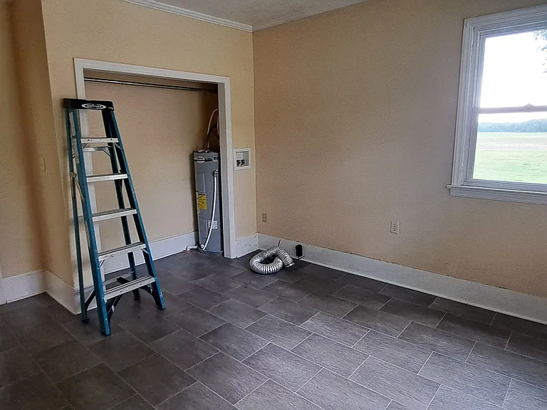 781 Kingsale Rd — Photo 24