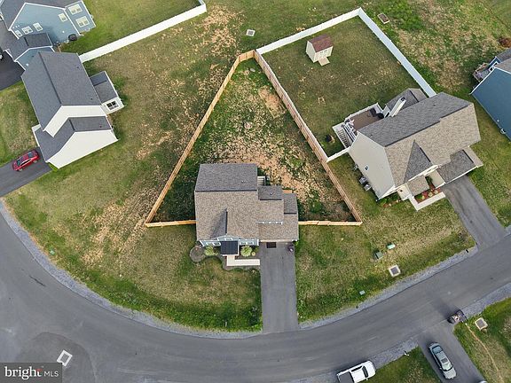 3rd image of 231 Pindar St