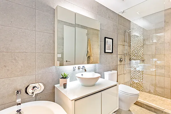 Rented by Douglas Elliman | media 33