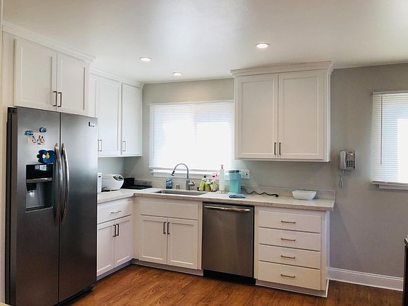 4th image of 3076 Woodcrest Dr