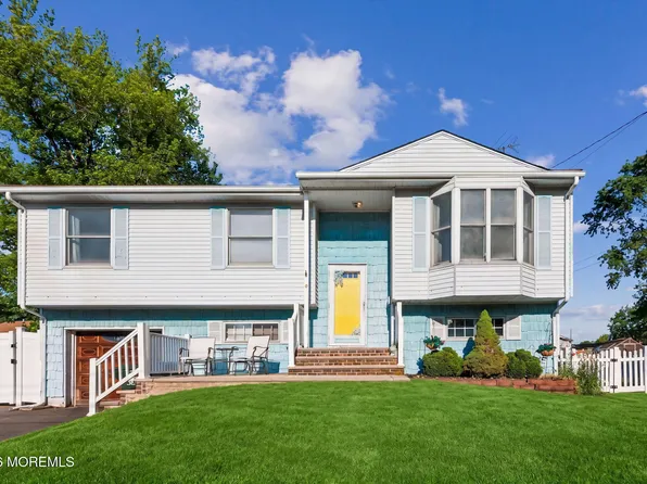 8 Lake Avenue, Hazlet, NJ 07730