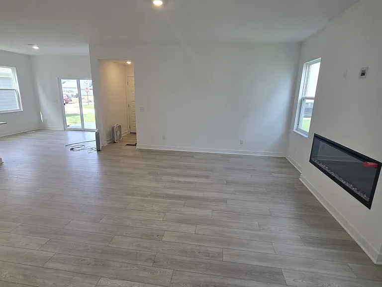 436 Eisenhower St — Photo 5