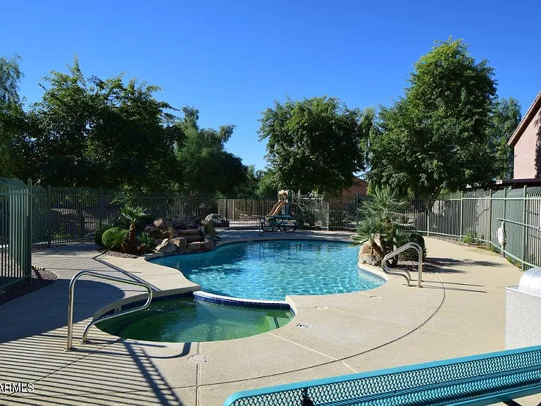 6640 E Russell St — Photo 26
